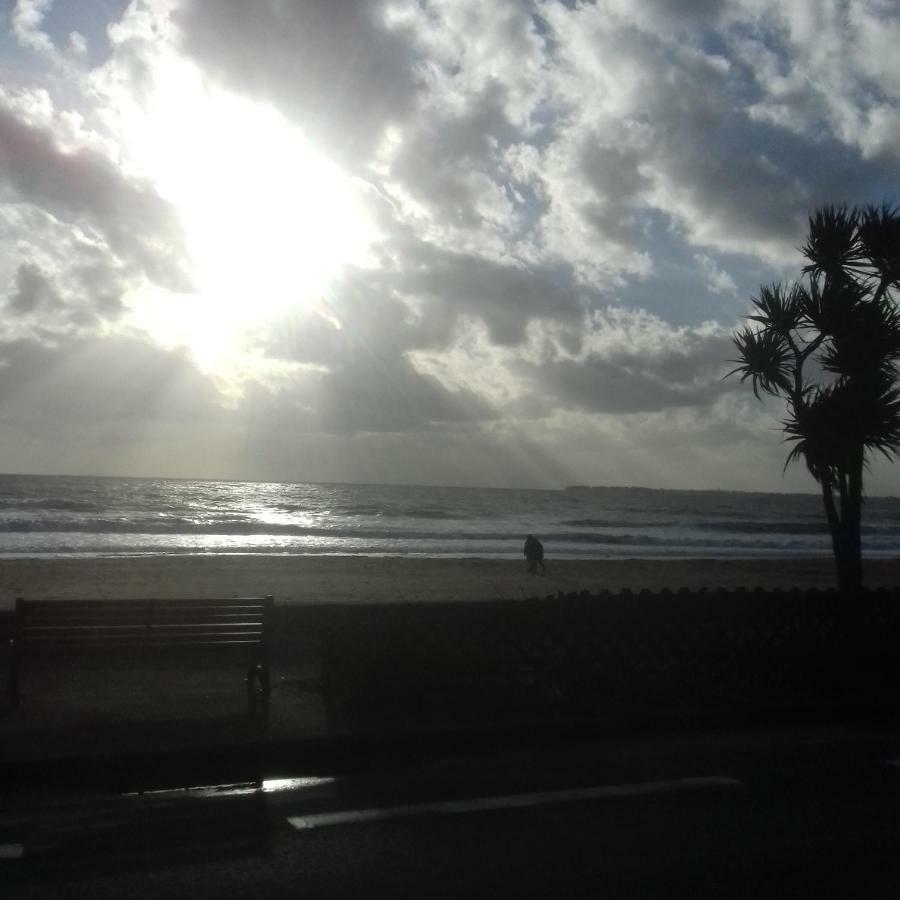 Apartment Le Gallieni, Face Mer, Vous Accueille En Ete Comme En Hiver!