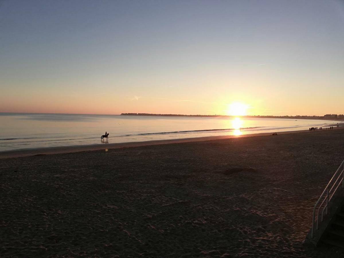 Le Gallieni, Face Mer, Vous Accueille En Ete Comme En Hiver! * Pornichet